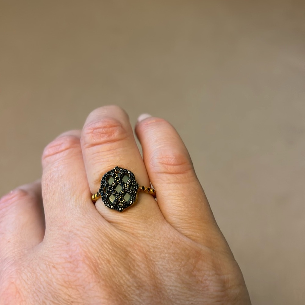 Freida Rothman size 7 ring excellent condition
